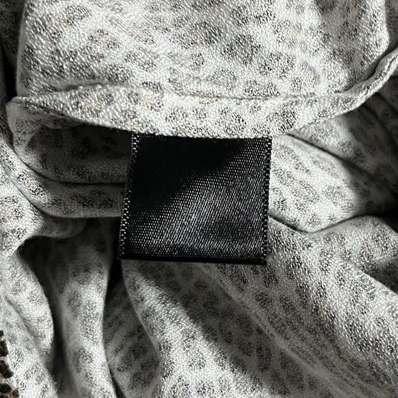 Jenni Kayne Mini Leopard Print T-Shirt Shift Dress Size S Viscose Quiet Luxury - Picture 7 of 7